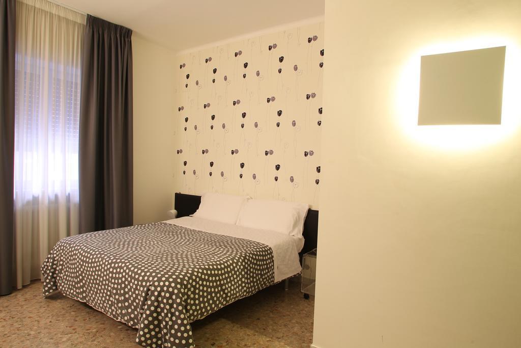 Viasparano B&B Μπάρι Δωμάτιο φωτογραφία